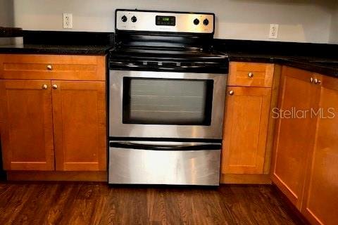 Condo in Orlando, Florida, 2 bedrooms  № 2390948 - photo 2