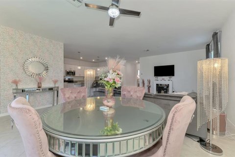House in Port Charlotte, Florida 4 bedrooms, 186.36 sq.m. № 1744992 - photo 22