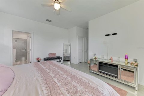 House in Port Charlotte, Florida 4 bedrooms, 186.36 sq.m. № 1744992 - photo 26