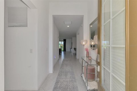 House in Port Charlotte, Florida 4 bedrooms, 186.36 sq.m. № 1744992 - photo 5