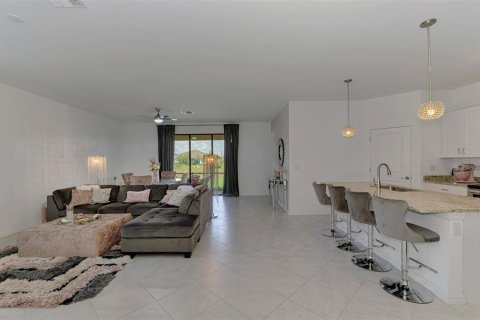 House in Port Charlotte, Florida 4 bedrooms, 186.36 sq.m. № 1744992 - photo 7