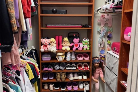 House in Davie, Florida 3 bedrooms, 226.5 sq.m. № 2065222 - photo 22