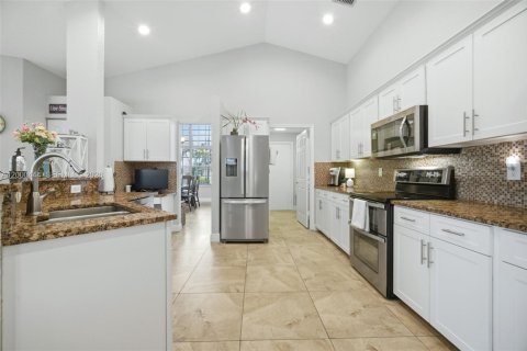 House in Davie, Florida 3 bedrooms, 226.5 sq.m. № 2065222 - photo 11