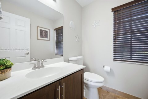 House in Davie, Florida 3 bedrooms, 226.5 sq.m. № 2065222 - photo 17