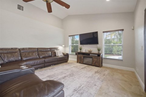 House in Davie, Florida 3 bedrooms, 226.5 sq.m. № 2065222 - photo 16