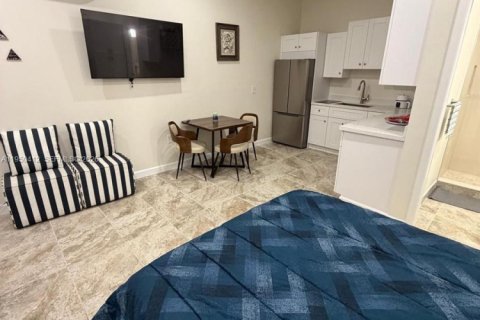 Снять в аренду коммерческую недвижимость в Хомстед, Флорида 1 спальня, 167.13м2, № 2005915 - фото 11