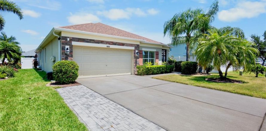 House in Parrish, Florida 3 bedrooms, 196.21 sq.m. № 1653859
