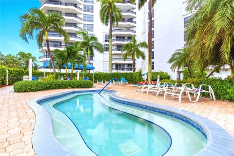 Condominio en venta en Aventura, Florida, 2 dormitorios, 126.81 m2 № 1818752 - foto 30
