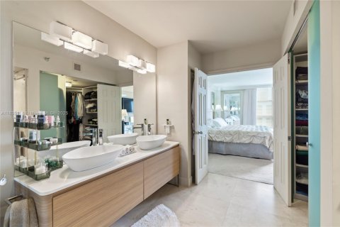Condominio en venta en Aventura, Florida, 2 dormitorios, 126.81 m2 № 1818752 - foto 12