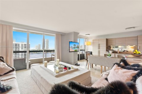 Condominio en venta en Aventura, Florida, 2 dormitorios, 126.81 m2 № 1818752 - foto 7