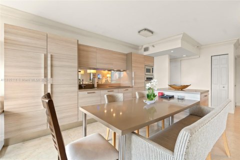 Condominio en venta en Aventura, Florida, 2 dormitorios, 126.81 m2 № 1818752 - foto 5