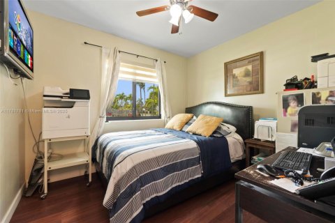 House in Miramar, Florida 3 bedrooms, 124.4 sq.m. № 1695562 - photo 15