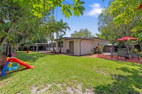 House in Miramar, Florida 3 bedrooms, 124.4 sq.m. № 1695562 - photo 29