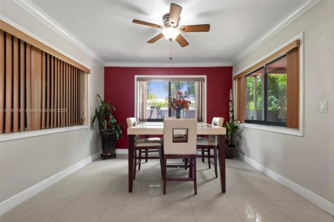 House in Miramar, Florida 3 bedrooms, 124.4 sq.m. № 1695562 - photo 13