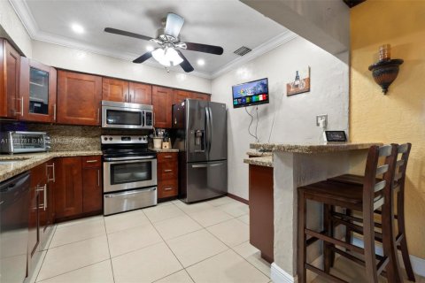 House in Miramar, Florida 3 bedrooms, 124.4 sq.m. № 1695562 - photo 8