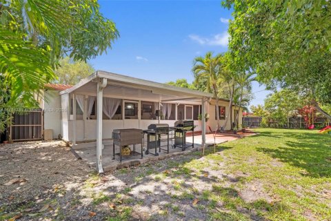 House in Miramar, Florida 3 bedrooms, 124.4 sq.m. № 1695562 - photo 26