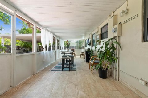 House in Miramar, Florida 3 bedrooms, 124.4 sq.m. № 1695562 - photo 30