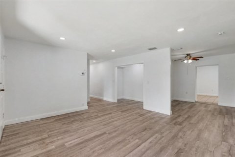Villa ou maison à vendre à Brandon, Floride: 3 chambres, 155.8 m2 № 2415163 - photo 5