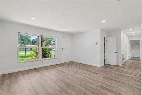 Villa ou maison à vendre à Brandon, Floride: 3 chambres, 155.8 m2 № 2415163 - photo 4
