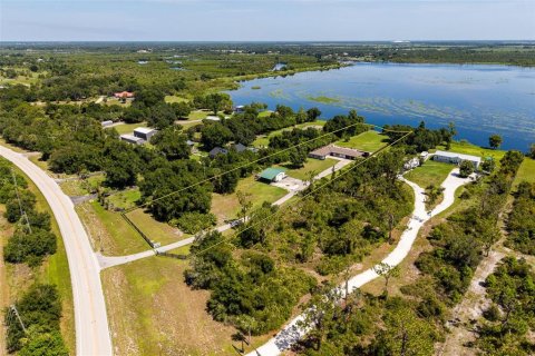 House in Punta Gorda, Florida 4 bedrooms, 200.85 sq.m. № 2234828 - photo 6