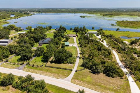 House in Punta Gorda, Florida 4 bedrooms, 200.85 sq.m. № 2234828 - photo 3