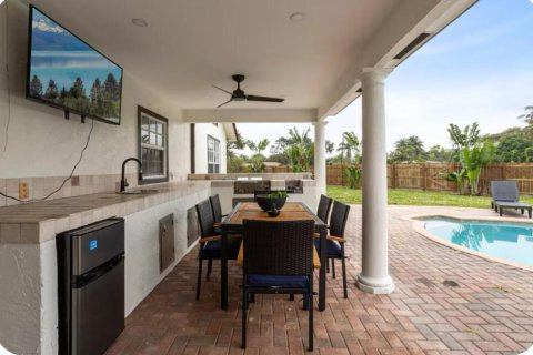 House in Lake Clarke Shores, Florida 3 bedrooms, 223.52 sq.m. № 2169657 - photo 15