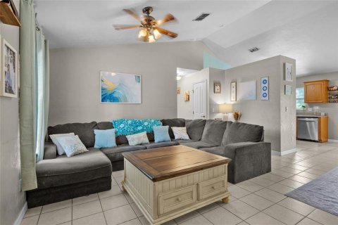 House in Bronson, Florida 3 bedrooms, 119.01 sq.m. № 1273836 - photo 5