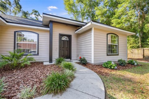 House in Bronson, Florida 3 bedrooms, 119.01 sq.m. № 1273836 - photo 2