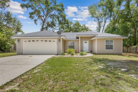 House in Bronson, Florida 3 bedrooms, 119.01 sq.m. № 1273836 - photo 1