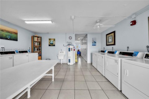 Copropriété à vendre à Hollywood, Floride: 1 chambre, 60.39 m2 № 1999179 - photo 22