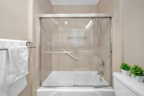 Copropriété à vendre à Hollywood, Floride: 1 chambre, 60.39 m2 № 1999179 - photo 15