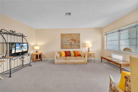 Copropriété à vendre à Hollywood, Floride: 1 chambre, 60.39 m2 № 1999179 - photo 5