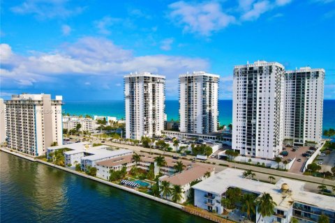 Copropriété à vendre à Hollywood, Floride: 1 chambre, 60.39 m2 № 1999179 - photo 26
