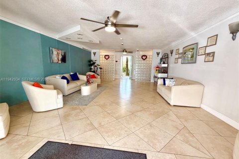 Copropriété à vendre à Hollywood, Floride: 1 chambre, 60.39 m2 № 1999179 - photo 29