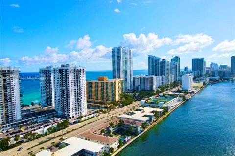 Copropriété à vendre à Hollywood, Floride: 1 chambre, 60.39 m2 № 1999179 - photo 27