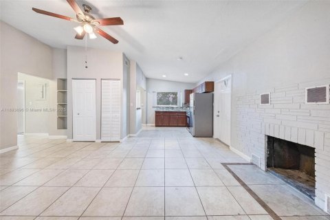 Casa en venta en Fort Lauderdale, Florida, 3 dormitorios, 92.9 m2 № 1945954 - foto 11