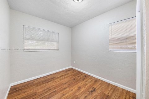 Casa en venta en Fort Lauderdale, Florida, 3 dormitorios, 92.9 m2 № 1945954 - foto 22
