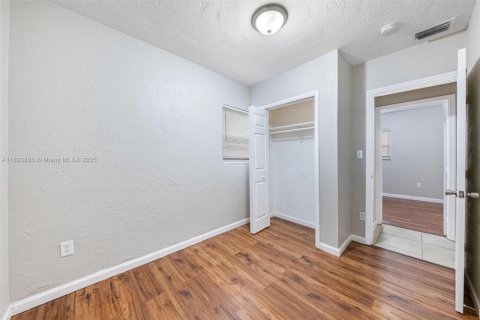 Casa en venta en Fort Lauderdale, Florida, 3 dormitorios, 92.9 m2 № 1945954 - foto 16