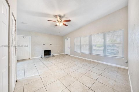 Casa en venta en Fort Lauderdale, Florida, 3 dormitorios, 92.9 m2 № 1945954 - foto 14