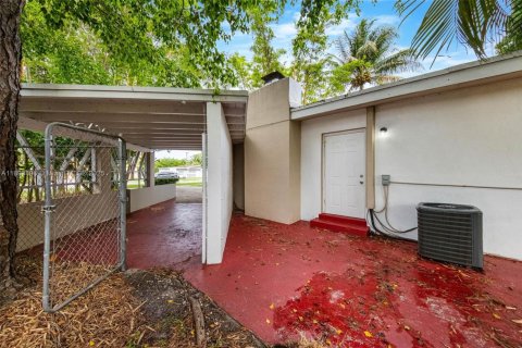 Casa en venta en Fort Lauderdale, Florida, 3 dormitorios, 92.9 m2 № 1945954 - foto 28