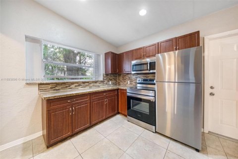 Casa en venta en Fort Lauderdale, Florida, 3 dormitorios, 92.9 m2 № 1945954 - foto 7