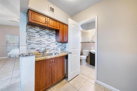 Casa en venta en Fort Lauderdale, Florida, 3 dormitorios, 92.9 m2 № 1945954 - foto 9