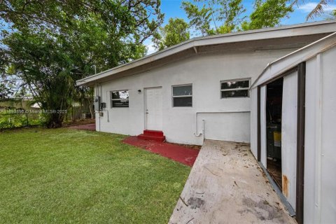 Casa en venta en Fort Lauderdale, Florida, 3 dormitorios, 92.9 m2 № 1945954 - foto 24