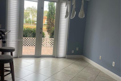 Townhouse in Fort Lauderdale, Florida 3 bedrooms, 150.13 sq.m. № 2069661 - photo 6