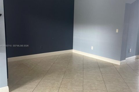 Townhouse in Fort Lauderdale, Florida 3 bedrooms, 150.13 sq.m. № 2069661 - photo 10