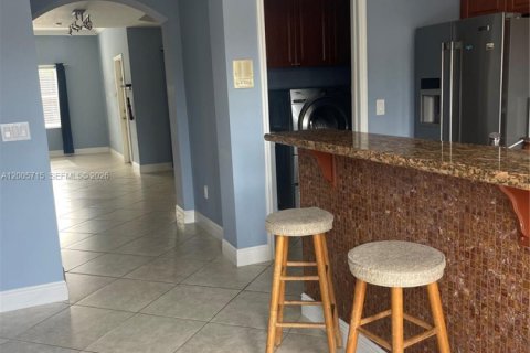 Townhouse in Fort Lauderdale, Florida 3 bedrooms, 150.13 sq.m. № 2069661 - photo 4