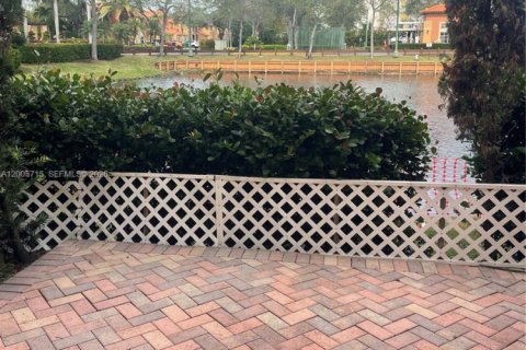 Townhouse in Fort Lauderdale, Florida 3 bedrooms, 150.13 sq.m. № 2069661 - photo 5