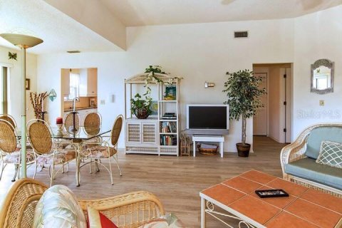 Condo in Bradenton, Florida, 2 bedrooms  № 1550166 - photo 11