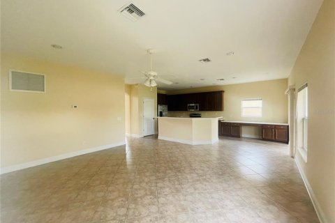 Villa ou maison à louer à Punta Gorda, Floride: 4 chambres, 219.9 m2 № 1858363 - photo 4