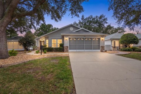 House in Ocala, Florida 2 bedrooms, 176.14 sq.m. № 2284772